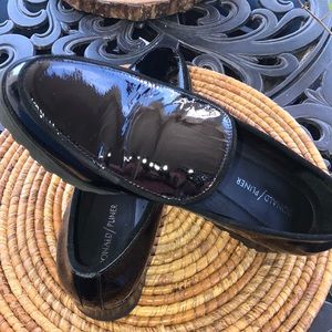 Donald Pliner patent leather Elen loafer
